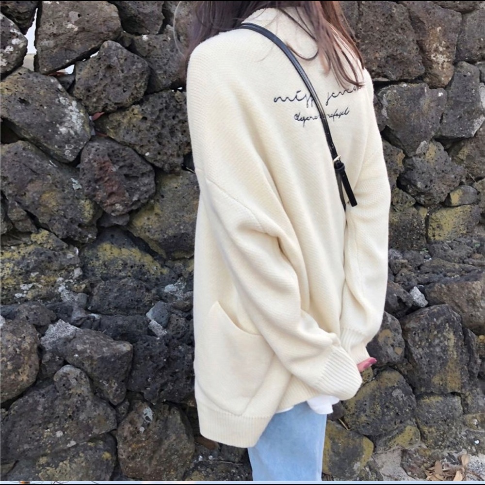 SOLD ‼️YesStyle Embroidered Cardigan in white - Picture 7 of 7